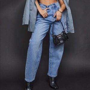 PRETTYLITTLETHING Light Wash Boyfriend Jeans, US Size 6